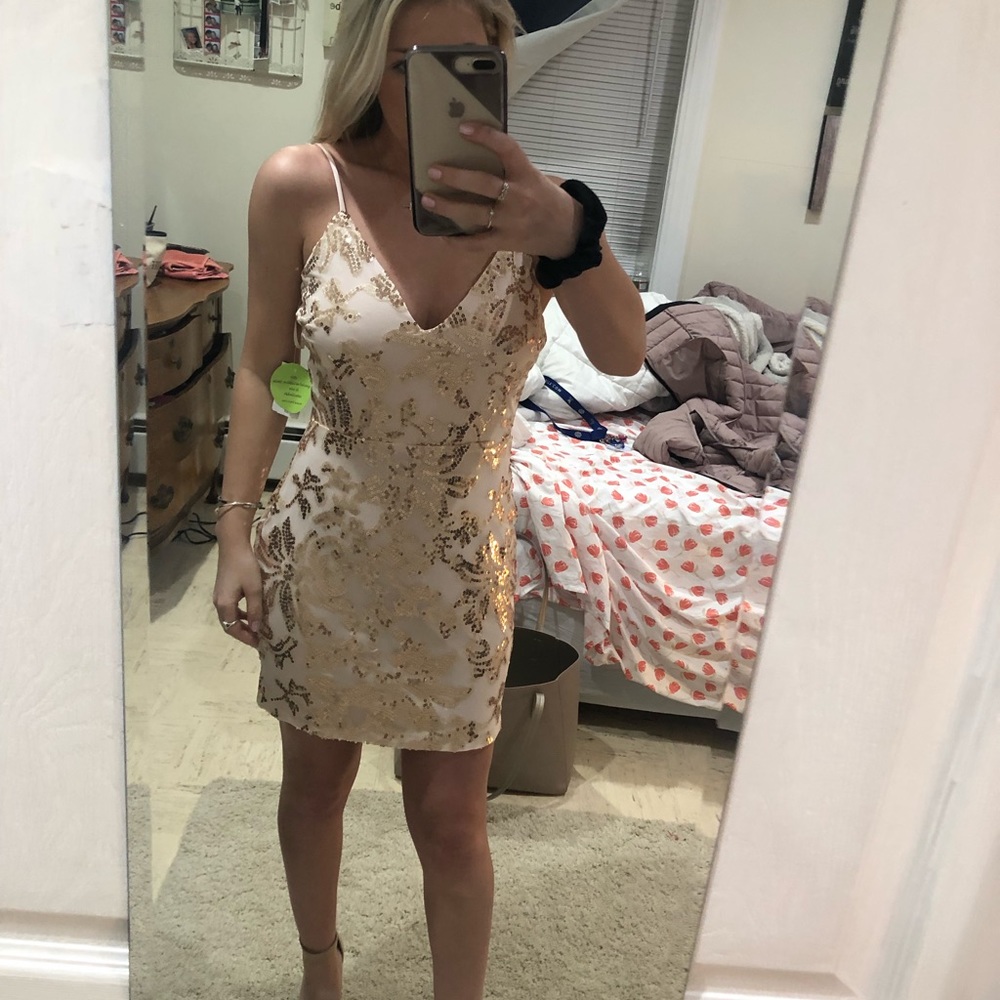 Dress - Picture 2 of 3